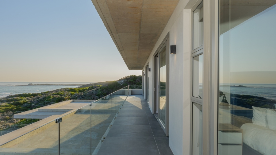 5 Bedroom Property for Sale in Suiderstrand Western Cape